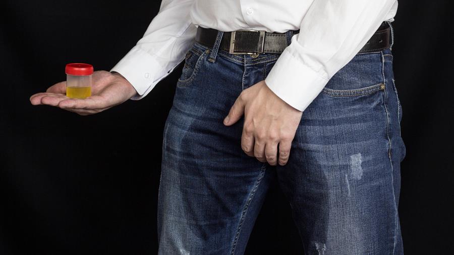 Fuites urinaires : un quart des personnes concernées n’en parlent à personne