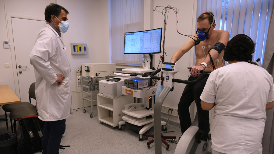 Kliniekhoofd van de kliniek pneumologie