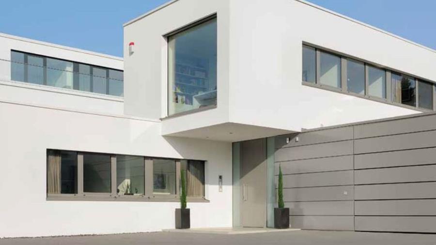 Pourquoi la porte de garage ne fait-elle pas partie de l'enveloppe d'isolation?