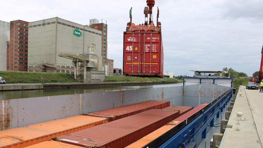 Igepa onderzoekt binnenvaart als alternatief voor papiertransport