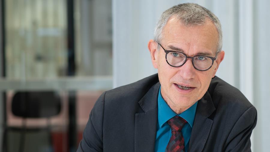 Le gouvernement envisage une indexation limitée des honoraires