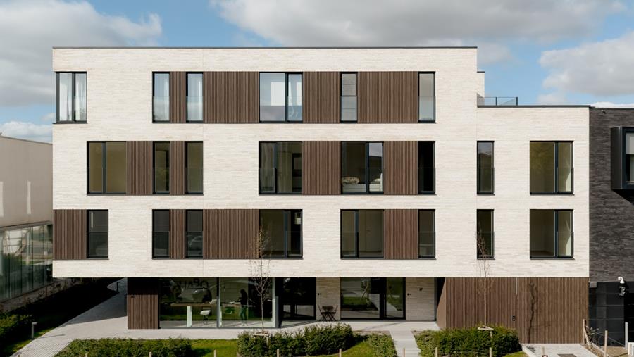 Des lames aspect bois pour des nouvelles constructions élégantes